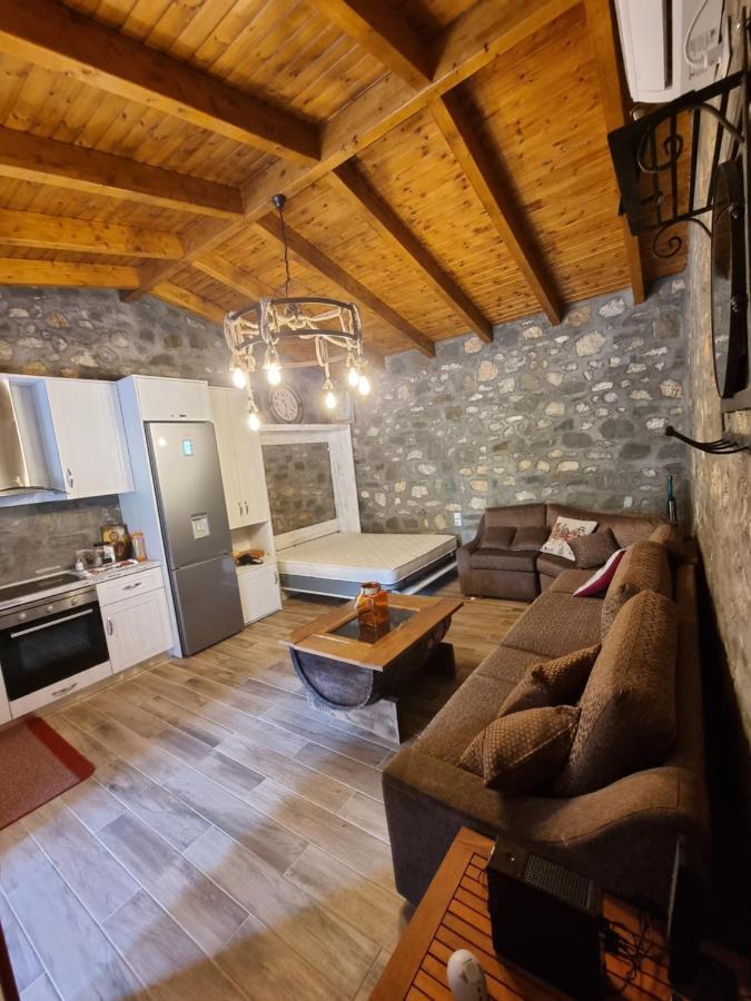 House With Big Garden And Barbeque In Nature Vourgareli Exterior foto