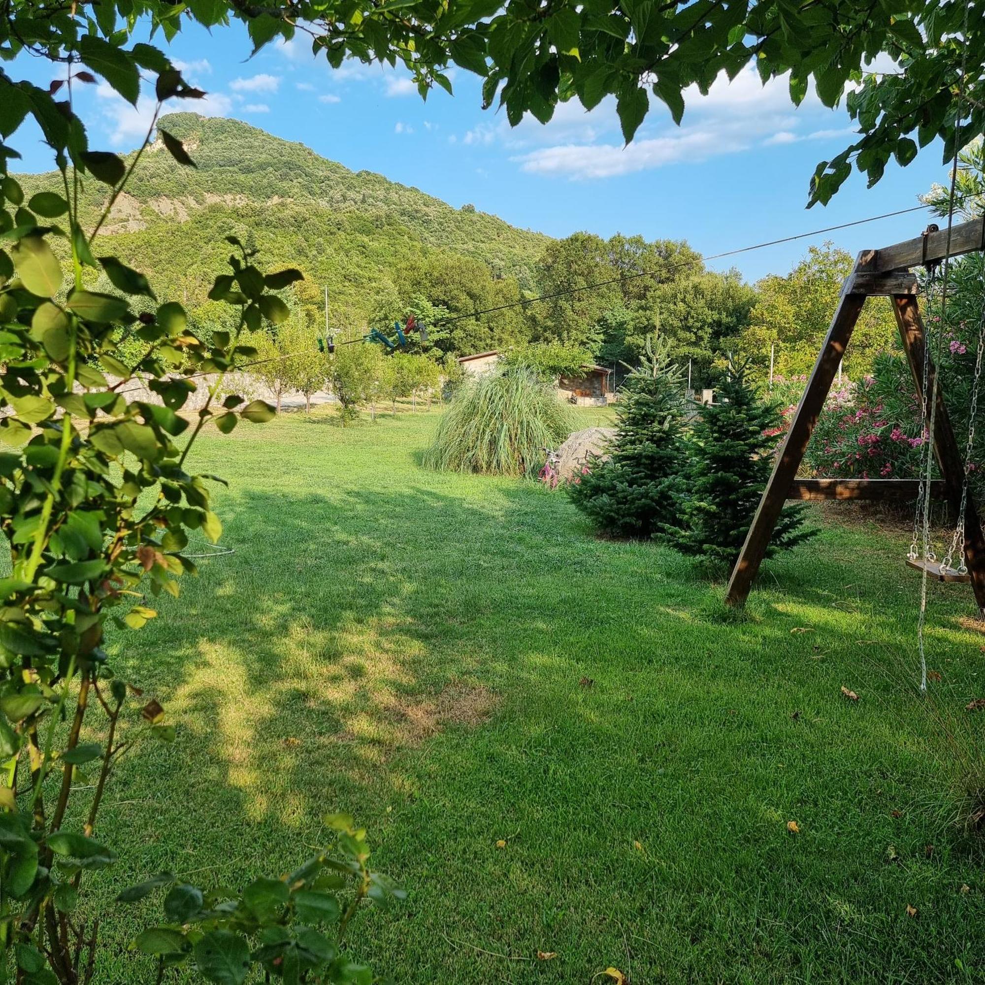 House With Big Garden And Barbeque In Nature Vourgareli Exterior foto