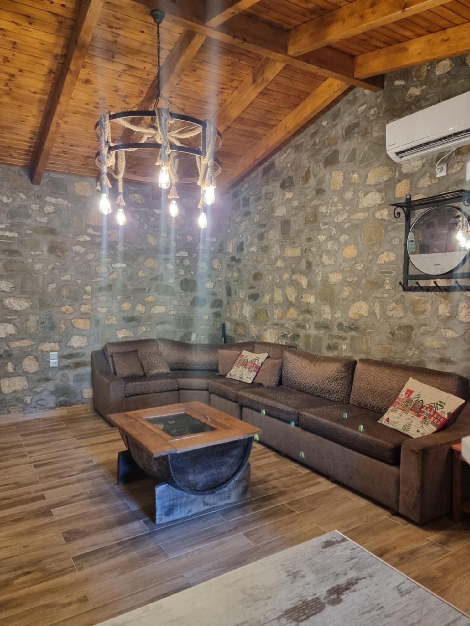 House With Big Garden And Barbeque In Nature Vourgareli Exterior foto