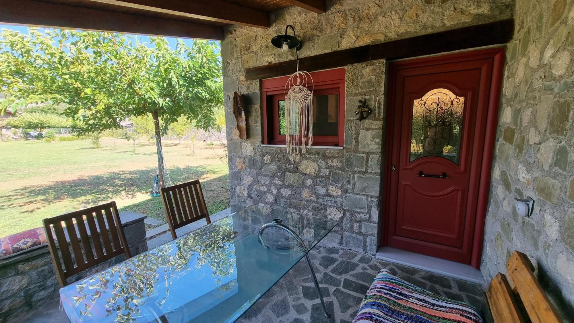 House With Big Garden And Barbeque In Nature Vourgareli Exterior foto